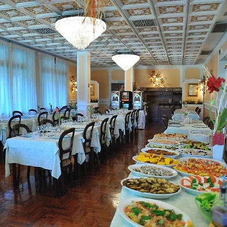 Savona فندق 3*